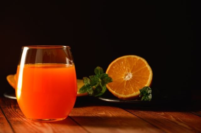 Fresh Orange Juice with Muddled Mint