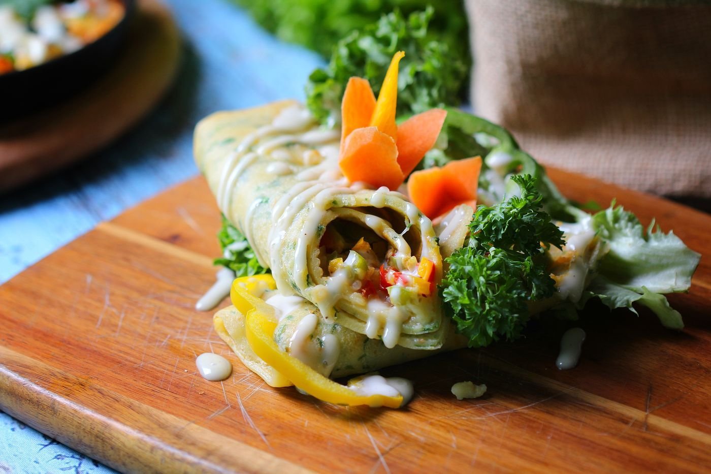 Crunchy Broccoli Carrot Wrap with Pepper