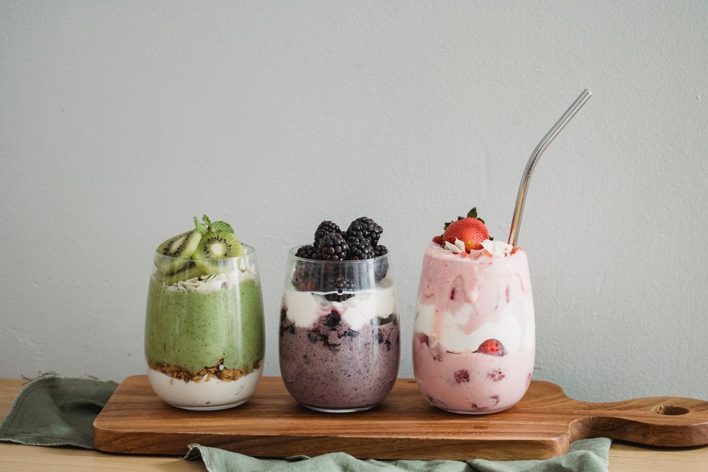 Layered Smoothie Jars with Toppings
